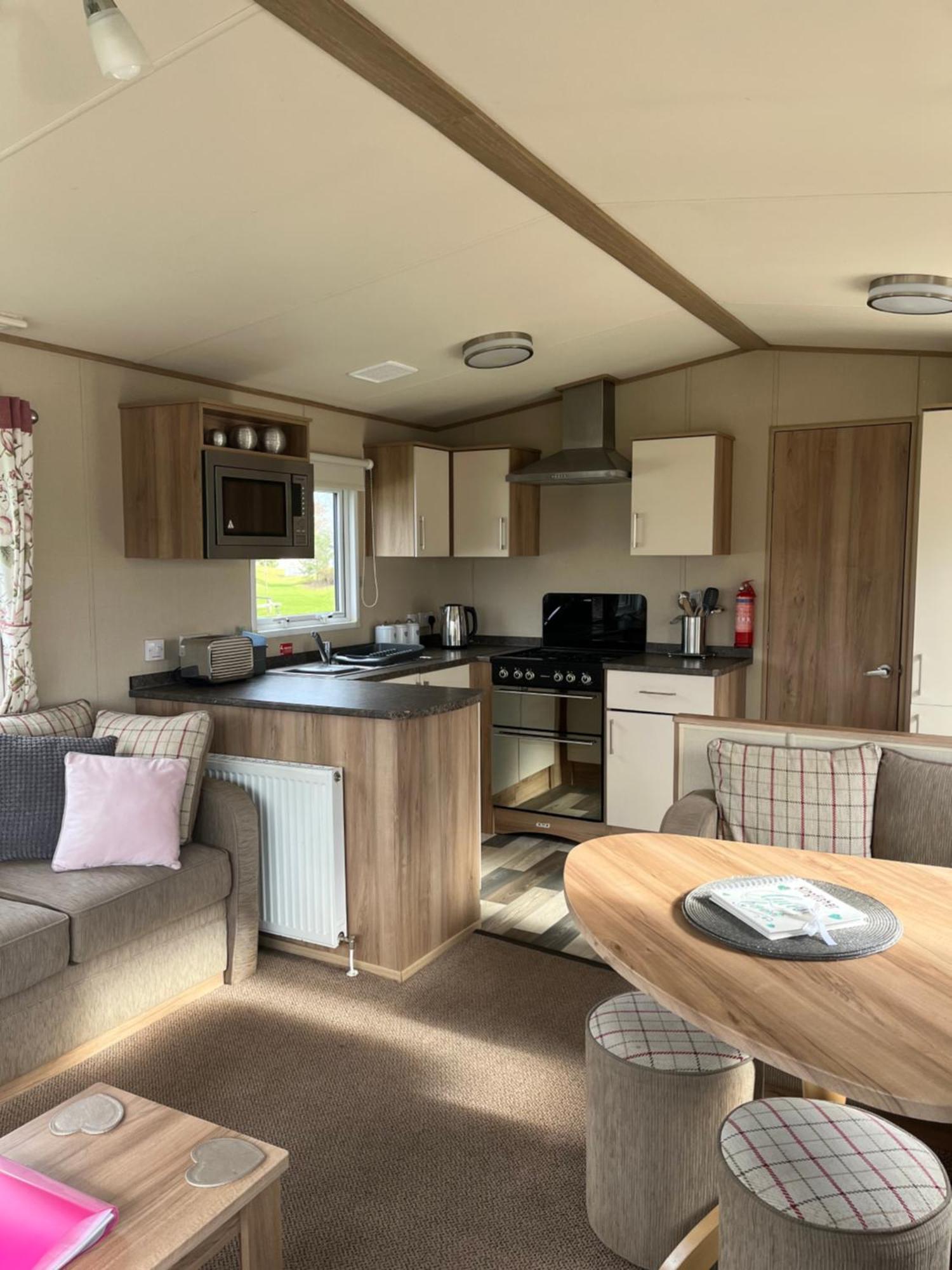 Tattershall Lakes Kingfisher Caravan 8 Berth With Hot Tub & Wifi Εξωτερικό φωτογραφία