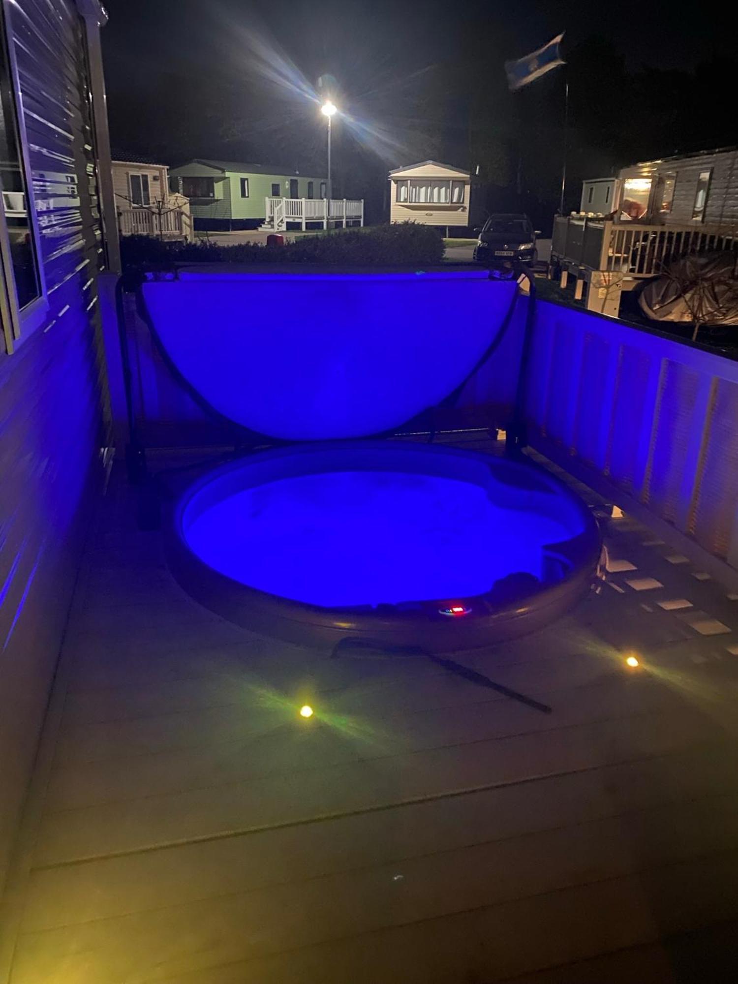 Tattershall Lakes Kingfisher Caravan 8 Berth With Hot Tub & Wifi Εξωτερικό φωτογραφία